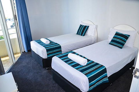 Zenith Ocean Front Apartments - Accommodation BNB 12