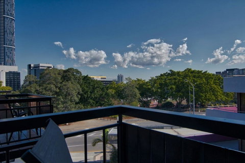 Soho Brisbane - Accommodation BNB 9