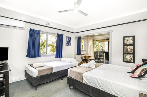 City Palms Brisbane - Accommodation BNB 24
