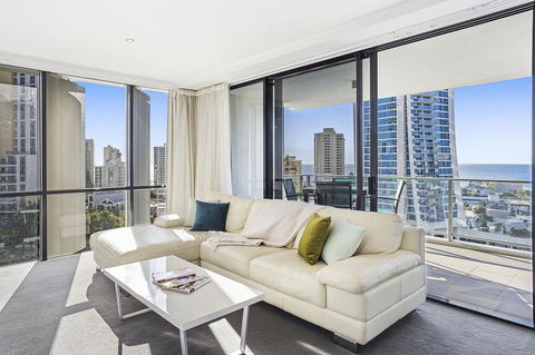 Holiday Holiday Circle On Cavill Apartments - Accommodation BNB 42