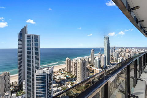 Holiday Holiday Circle On Cavill Apartments - Accommodation BNB 27