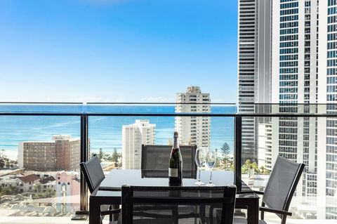 Holiday Holiday Circle On Cavill Apartments - Accommodation BNB 16