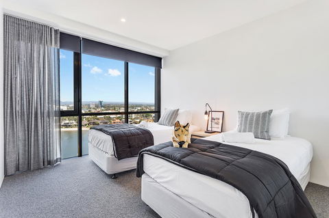 Holiday Holiday Circle On Cavill Apartments - Accommodation BNB 43