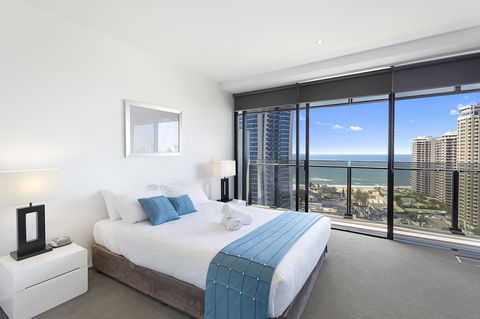 Holiday Holiday Circle On Cavill Apartments - Accommodation BNB 12