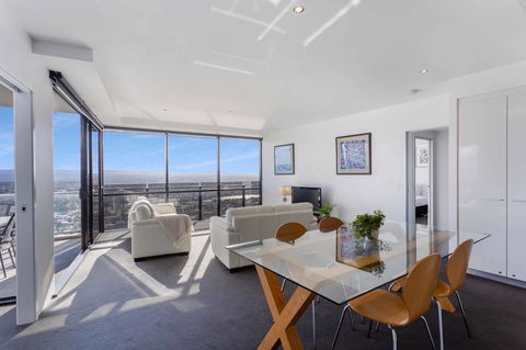 Holiday Holiday Circle On Cavill Apartments - Accommodation BNB 21