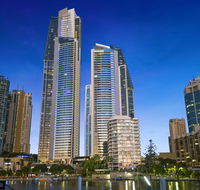 Holiday Holiday Circle On Cavill Apartments - Accommodation BNB