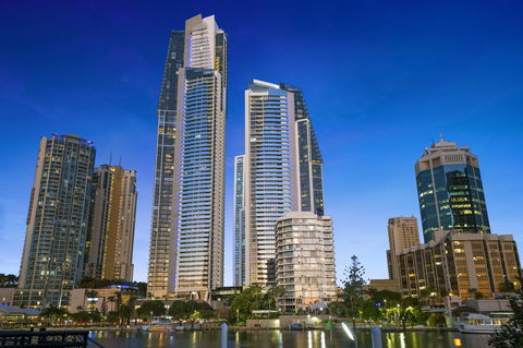Holiday Holiday Circle On Cavill Apartments - Accommodation BNB 0