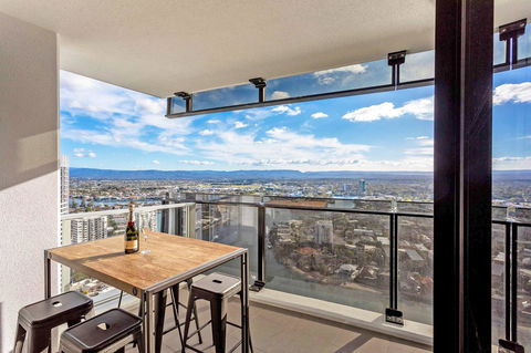 Holiday Holiday Circle On Cavill Apartments - Accommodation BNB 22