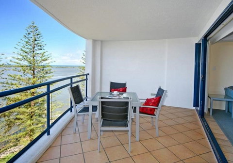 Just Perfect Apartment With Ocean Views - Accommodation BNB 1