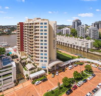 Central Dockside Apartment Hotel - Accommodation BNB