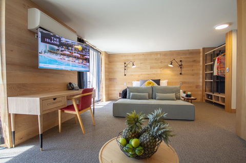 The Island Gold Coast - Accommodation BNB 16