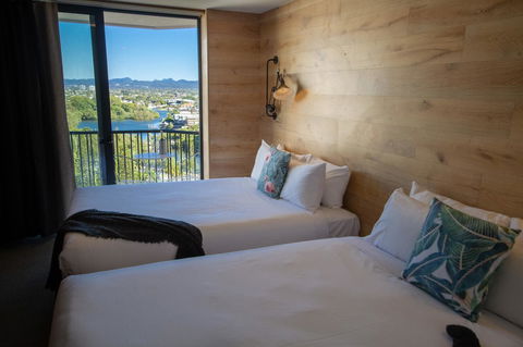 The Island Gold Coast - Accommodation BNB 24