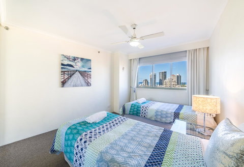 The Meriton Apartments On Main Beach - Accommodation BNB 3