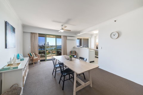 The Meriton Apartments On Main Beach - Accommodation BNB 14