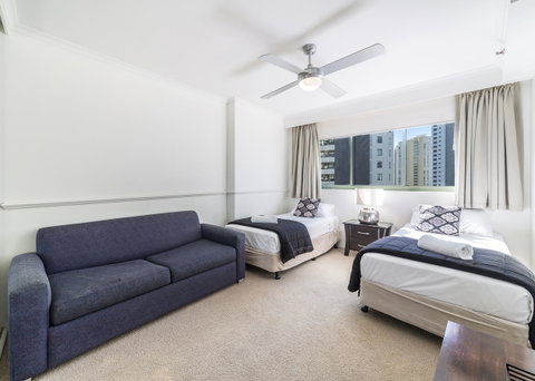 The Meriton Apartments On Main Beach - Accommodation BNB 17