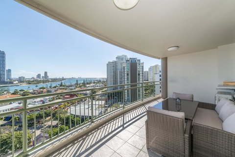 The Meriton Apartments On Main Beach - Accommodation BNB 23