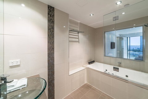 The Meriton Apartments On Main Beach - Accommodation BNB 8
