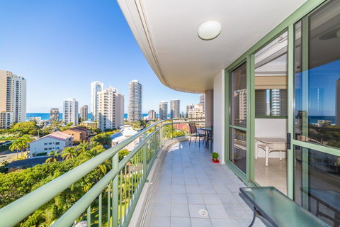 The Meriton Apartments On Main Beach - Accommodation BNB 24