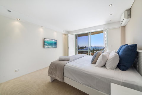 The Meriton Apartments On Main Beach - Accommodation BNB 5
