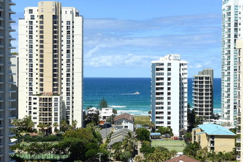 The Meriton Apartments On Main Beach - Accommodation BNB 29