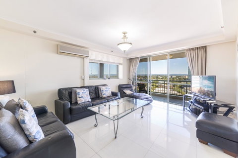 The Meriton Apartments On Main Beach - Accommodation BNB 13