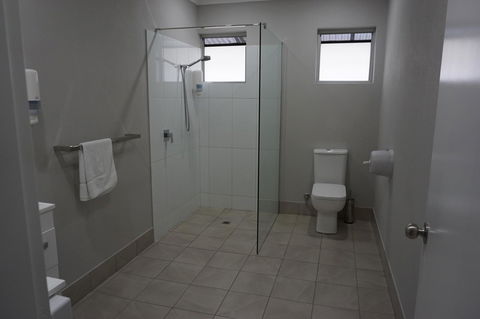 YAL Cairns - A Motel That Makes A Difference - Accommodation BNB 2