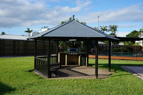YAL Cairns - A Motel That Makes A Difference - Accommodation BNB 7