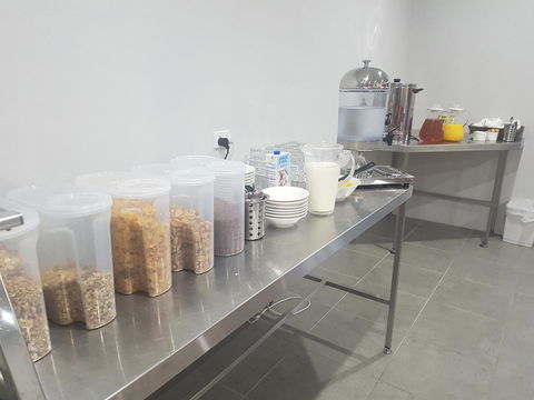 YAL Cairns - A Motel That Makes A Difference - Accommodation BNB 16