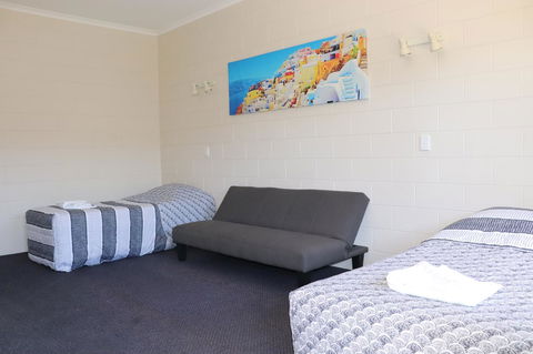YAL Cairns - A Motel That Makes A Difference - Accommodation BNB 23
