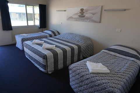 YAL Cairns - A Motel That Makes A Difference - Accommodation BNB 1
