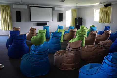 YAL Cairns - A Motel That Makes A Difference - Accommodation BNB 4