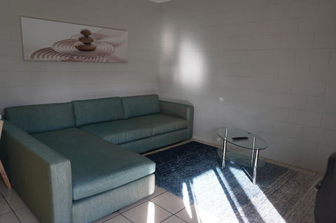 YAL Cairns - A Motel That Makes A Difference - Accommodation BNB 22