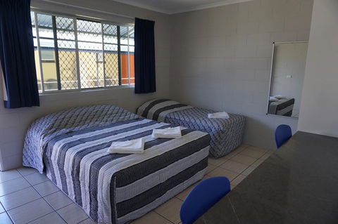 YAL Cairns - A Motel That Makes A Difference - Accommodation BNB 30