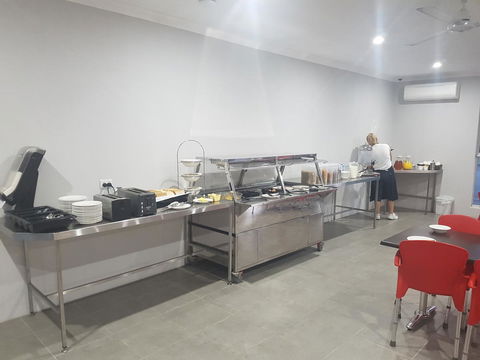 YAL Cairns - A Motel That Makes A Difference - Accommodation BNB 15