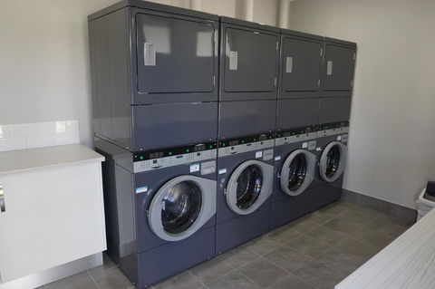 YAL Cairns - A Motel That Makes A Difference - Accommodation BNB 14