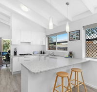 Beautiful Home- Walk to Beach-Short drive to Noosa - Accommodation BNB