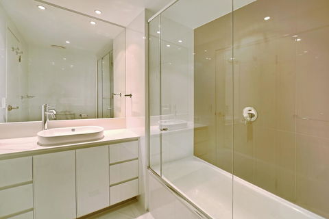 Number 1 H Residences - WiFi, Parking & More By Gold Coast Holidays - Accommodation BNB 13
