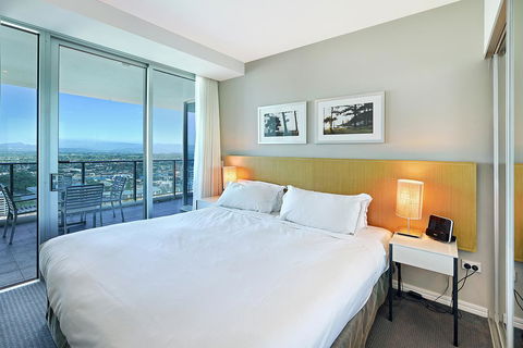 Number 1 H Residences - WiFi, Parking & More By Gold Coast Holidays - Accommodation BNB 16