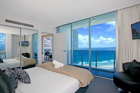 Number 1 H Residences - WiFi, Parking & More By Gold Coast Holidays - Accommodation BNB 8