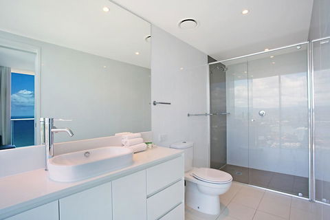 Number 1 H Residences - WiFi, Parking & More By Gold Coast Holidays - Accommodation BNB 6