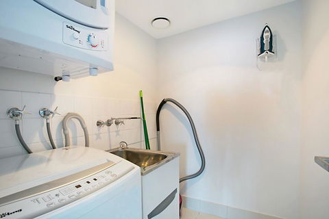 Number 1 H Residences - WiFi, Parking & More By Gold Coast Holidays - Accommodation BNB 1