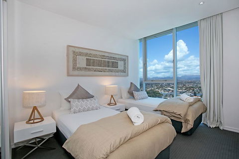 Number 1 H Residences - WiFi, Parking & More By Gold Coast Holidays - Accommodation BNB 4