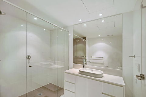 Number 1 H Residences - WiFi, Parking & More By Gold Coast Holidays - Accommodation BNB 12