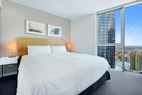 Number 1 H Residences - WiFi, Parking & More By Gold Coast Holidays - Accommodation BNB 32