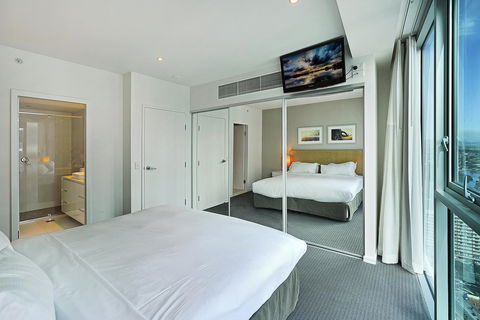 Number 1 H Residences - WiFi, Parking & More By Gold Coast Holidays - Accommodation BNB 14