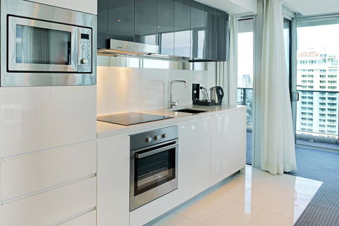 Number 1 H Residences - WiFi, Parking & More By Gold Coast Holidays - Accommodation BNB 18