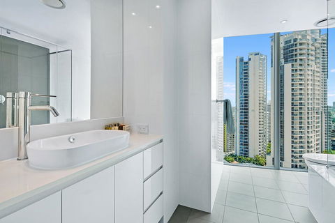 Number 1 H Residences - WiFi, Parking & More By Gold Coast Holidays - Accommodation BNB 29