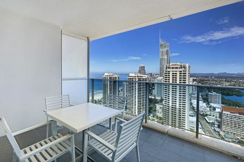 Number 1 H Residences - WiFi, Parking & More By Gold Coast Holidays - Accommodation BNB 21