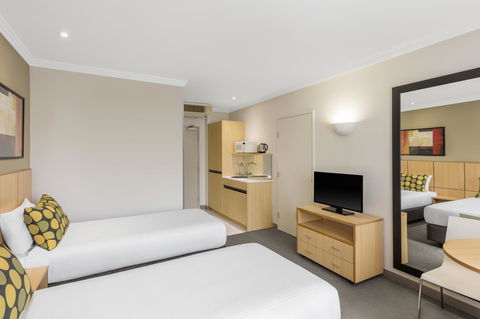Mercure Brisbane Garden City - Accommodation BNB 7