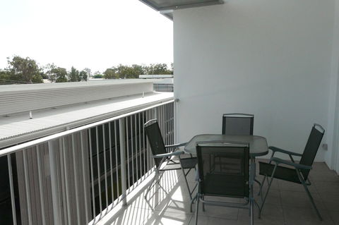 Monterey Apartments Moranbah - Accommodation BNB 2
